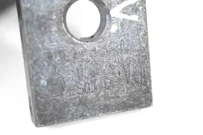 Second-hand car spare part left front door hinge for bmw x6 e71, e72 (2007-2014) oem iam references 7068077,7068073  