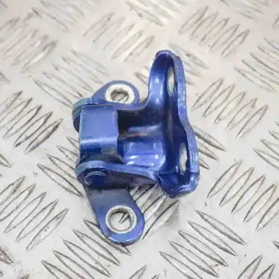 Pièce détachée automobile d'occasion charnière de porte arrière droite pour toyota hilux vii pick-up _n1_, _n2_, _n3_ (2004-..) pick-up références oem iam   