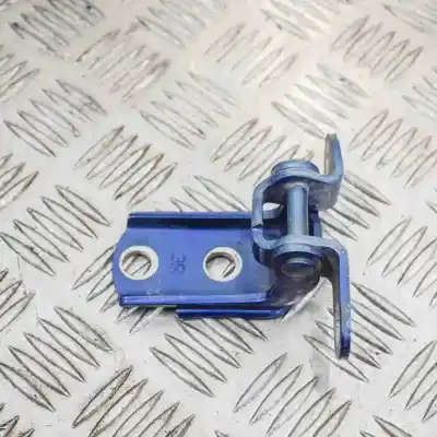 Pièce détachée automobile d'occasion charnière de porte arrière droite pour toyota hilux vii pick-up _n1_, _n2_, _n3_ (2004-..) pick-up références oem iam   