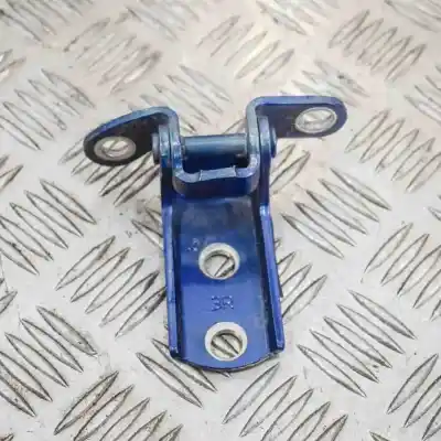 Pièce détachée automobile d'occasion charnière de porte arrière droite pour toyota hilux vii pick-up _n1_, _n2_, _n3_ (2004-..) pick-up références oem iam   