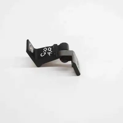 Автозапчастина б/у петель правих задніх дверей для audi a3 limousine 8vs, 8vm (2013-2020) посилання на oem iam 8v5833404b  