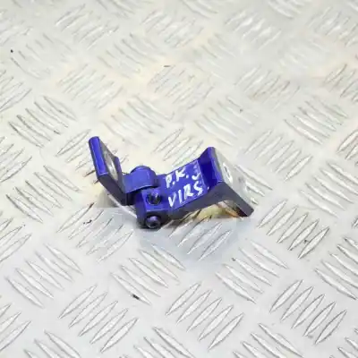 Автозапчастина б/у петель лівих передніх дверей для AUDI A3 LIMOUSINE 8VS, 8VM (2013-2020) Посилання на OEM IAM 8X0831403B,A047058  