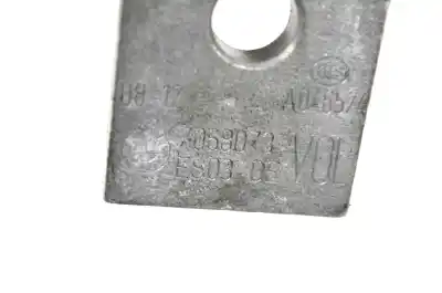 Second-hand car spare part left front door hinge for bmw x6 e71, e72 (2007-2014) oem iam references 7068073,7068077  