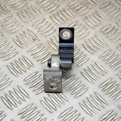 Автозапчастина б/у петель правих задніх дверей для SKODA OCTAVIA III 5E3 (2012-2021) Посилання на OEM IAM 8K0831402B  