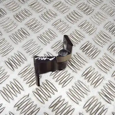 Pezzo di ricambio per auto di seconda mano Cerniera Porta Anteriore Sinistra per SKODA KAMIQ (2019-..) Off-road Riferimenti OEM IAM 8X0831403E  