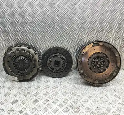 Peça sobressalente para automóvel em segunda mão kit de embreagem por bmw 1 e87 (2003-2013) hatchback referências oem iam 124041310,415040810,324051710  