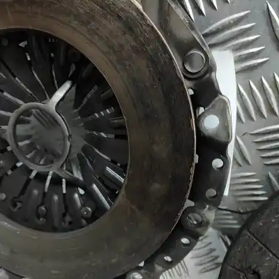 Peça sobressalente para automóvel em segunda mão kit de embreagem por bmw 1 e87 (2003-2013) hatchback referências oem iam 124041310,415040810,324051710  