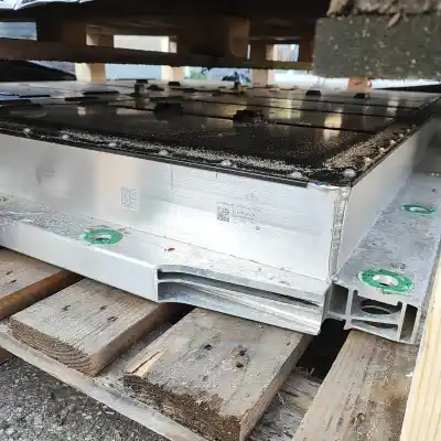 Peça sobressalente para automóvel em segunda mão Bateria por VOLKSWAGEN ID.4 E21 (2020-..) Referências OEM IAM 0Z1915910GA,82KWH,234AH,1EA804842R  