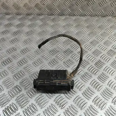 Автозапчасти б/у блок реле/предохранителей за AUDI A5 AVANT (2024-..) Estate ссылки OEM IAM 8B3937125  