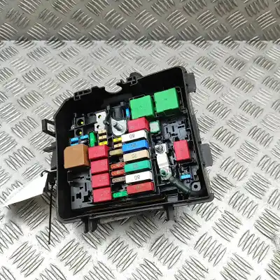 Peça sobressalente para automóvel em segunda mão Caixa De Fusíveis E Relés por OPEL MOKKA (2020-..) Off-road Referências OEM IAM 9824510680  