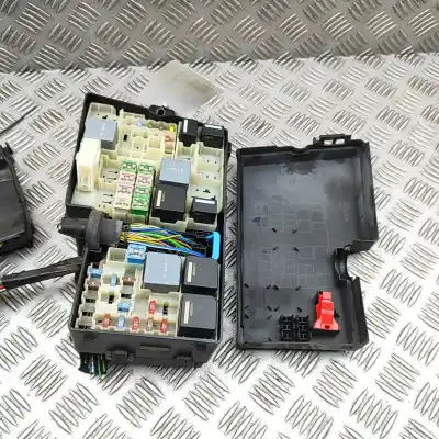 Peça sobressalente para automóvel em segunda mão caixa de fusíveis e relés por ford focus iii (2010-2020) referências oem iam av6t-14a076-ab,av6t-14a067-ad,em5t-14k733-cab  