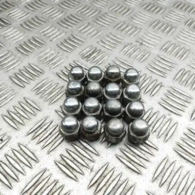 Peça sobressalente para automóvel em segunda mão Jogo De Parafusos De Roda por KIA CEE\´D JD (2012-2018) Referências OEM IAM 52950-14140  