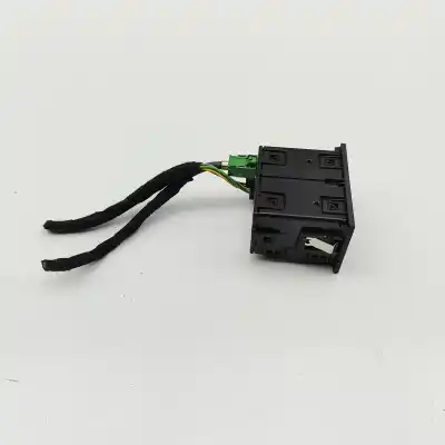 Pezzo di ricambio per auto di seconda mano connettore usb per audi a3 limousine 8vs, 8vm (2013-2020) riferimenti oem iam 81a035736  