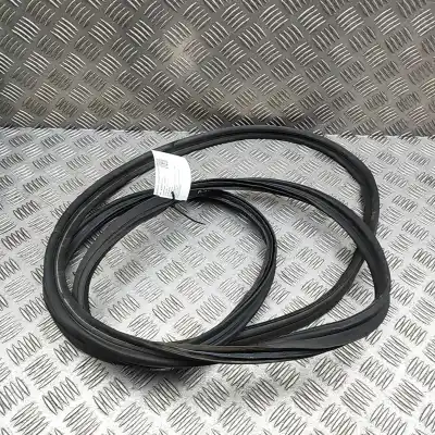 Автозапчасти б/у контур двери резиновый за MITSUBISHI OUTLANDER III GG_W, GF_W, ZJ (2012-..) Off-road ссылки OEM IAM 5815A067  