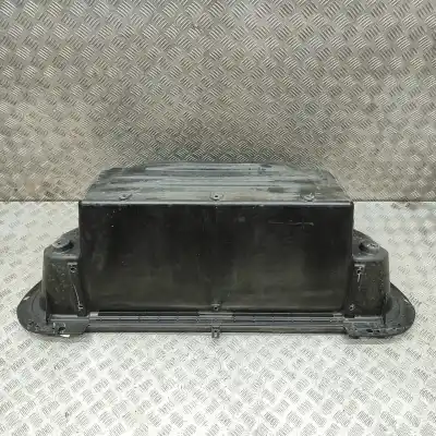 Автозапчастина б/у окрашувальник задніх ліхтарів для tesla model s (2012-..) hatchback посилання на oem iam 1059649-00-d,1063054-00-b  