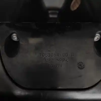 Автозапчастина б/у окрашувальник задніх ліхтарів для tesla model s (2012-..) hatchback посилання на oem iam 1059649-00-d,1063054-00-b  