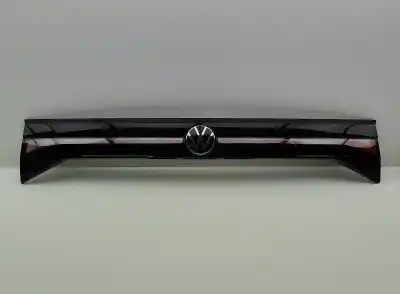 Recambio de automóvil de segunda mano de ADORNO DEL MALETERO para VOLKSWAGEN T-CROSS C11 (2018-..) Off-road referencias OEM IAM 2GM827577J,2GM827578A  