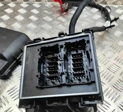 Second-hand car spare part fuse box unit for ford puma j2k, cf7 (2019-..) hatchback oem iam references r1tt-14d068-aab  