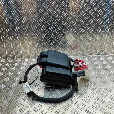 Second-hand car spare part fuse box unit for ford puma j2k, cf7 (2019-..) hatchback oem iam references r1tt-14d068-aab  