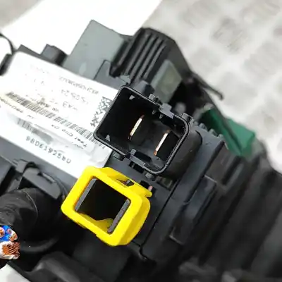 Pezzo di ricambio per auto di seconda mano scatola relè/fusibili per opel mokka (2020-..) off-road riferimenti oem iam 9806192580  