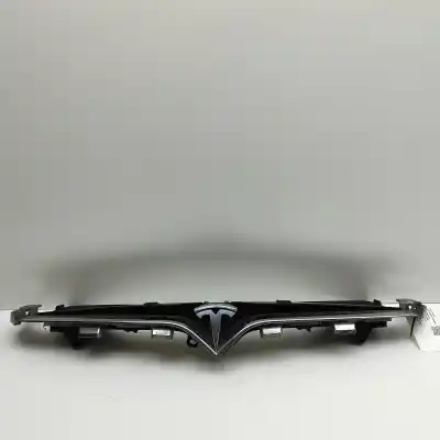 Автозапчасти б/у эмблема за TESLA MODEL S (2012-..) Hatchback ссылки OEM IAM 1062472-00-F,1065233-00-D  