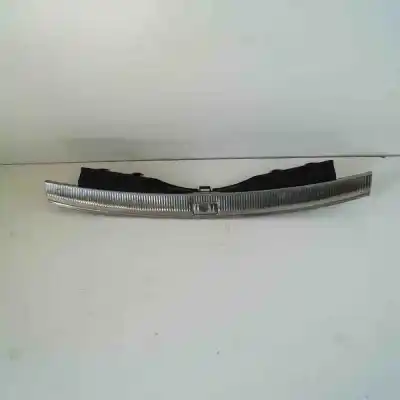 Автозапчастина б/у декоративна накладка замка багажника для audi q7 4l (2006-2015) посилання на oem iam 4l0864483  