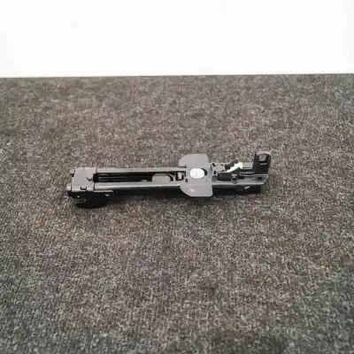 Pezzo di ricambio per auto di seconda mano Regolatore Altezza Cintura Anteriore Sinistra per AUDI Q7 4L (2006-2015) Riferimenti OEM IAM 8E0857833F  