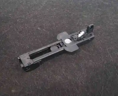 Pezzo di ricambio per auto di seconda mano Regolatore Altezza Cintura Anteriore Destra per AUDI Q7 4L (2006-2015) Riferimenti OEM IAM 8E0857833F  