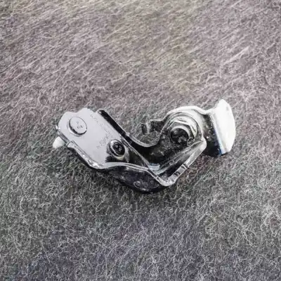 Peça sobressalente para automóvel em segunda mão Dobradiça Da Porta Traseira Esquerda por FORD KUGA II DM2 (2012-..) Off-road Referências OEM IAM CJ54-S26811-AB  