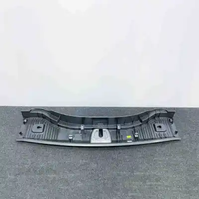 Автозапчастина б/у декоративна накладка замка багажника для opel mokka / mokka x (2012-..) off-road посилання на oem iam 94522424  