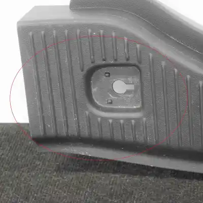 Автозапчастина б/у декоративна накладка замка багажника для opel mokka / mokka x (2012-..) off-road посилання на oem iam 94522424  