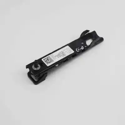 Peça sobressalente para automóvel em segunda mão regulador de altura do cinto dianteiro direito por tesla model 3 (2018-..) sedan referências oem iam 1068130-01-a  