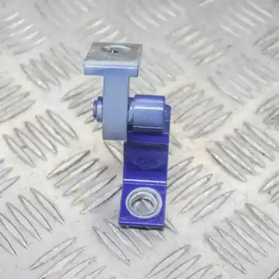 Pièce détachée automobile d'occasion Charnière De Porte Arrière Gauche pour SKODA OCTAVIA III 5E3 (2012-2021) Références OEM IAM 8K0831401E  