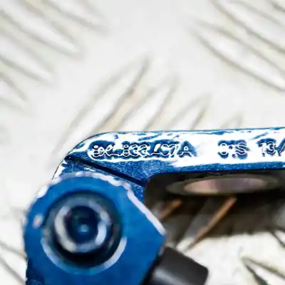 Pezzo di ricambio per auto di seconda mano cerniera porta posteriore sinistra per skoda kamiq (2019-..) off-road riferimenti oem iam 8x0831403e,8x4833407a  