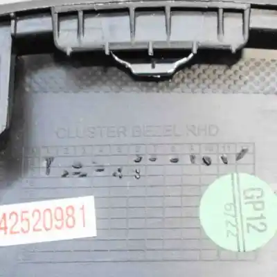 Pièce détachée automobile d'occasion boîtier / cadre du combiné d'instruments pour opel mokka / mokka x (2012-..) off-road références oem iam bcg2327242520981  