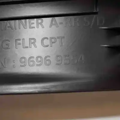 Автозапчасти б/у правая задняя внутренняя накладка порога за opel mokka / mokka x (2012-..) off-road ссылки oem iam 96969554  