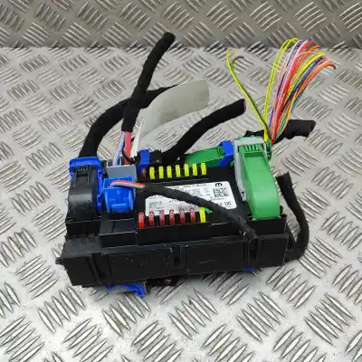 Pezzo di ricambio per auto di seconda mano Scatola Relè/fusibili per JEEP COMPASS (MK49) 2.2 CRD 4X4 Riferimenti OEM IAM 68411149AE,521569190  