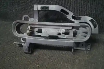Peça sobressalente para automóvel em segunda mão Suporte Da Manete Interior Traseira Esquerda por AUDI A6 AVANT 4F5, C6 (2005-2011) Referências OEM IAM 4F0837885  
