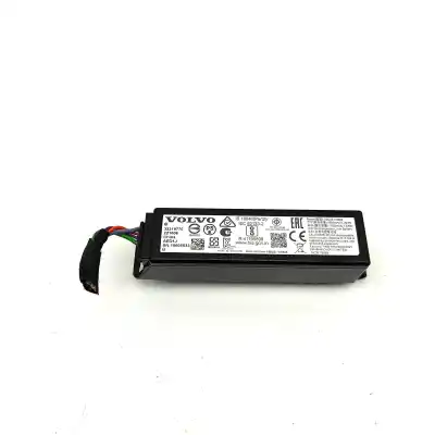 Pezzo di ricambio per auto di seconda mano BATTERIA per VOLVO XC60 II 246 (2017-..) Off-road Riferimenti OEM IAM 32319770  