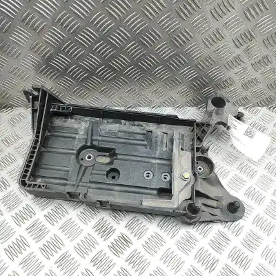 İkinci el araba yedek parçası AKÜ KUTUSU için SEAT ATECA KH7 (2016-..) Off-road OEM IAM referansları 5Q0915331K,5Q0915321J  