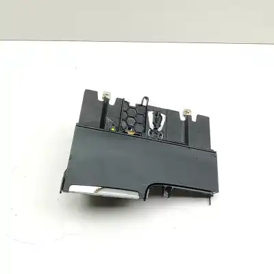 Peça sobressalente para automóvel em segunda mão CINZEIRO por VOLVO V90 II ESTATE (2020-..) Estate Referências OEM IAM 32275470,32275472  