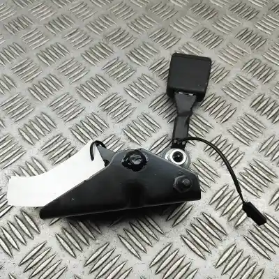 Peça sobressalente para automóvel em segunda mão CHICOTE / ENCAIXE CINTO SEGURANÇA TRASEIRO DIREITO por SKODA KODIAQ NS7 (2016-..) Off-road Referências OEM IAM 565857754MNB,5QF888170  
