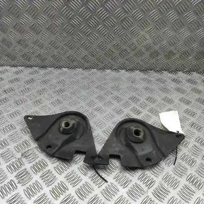 Pezzo di ricambio per auto di seconda mano ALLOGGIAMENTO DEL RADIATORE per JAGUAR XJ X350 (2003-2009) Riferimenti OEM IAM YR83-8K007-BB,YR83-8B359-BB  