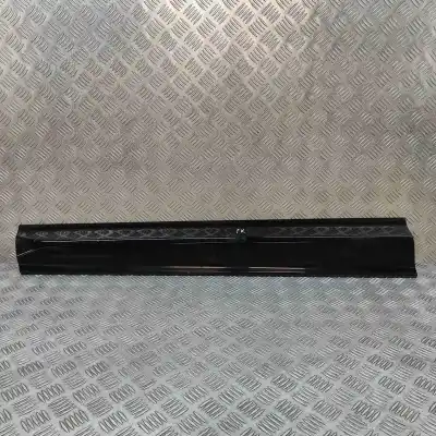 Peça sobressalente para automóvel em segunda mão MOLDURA DA PORTA DIANTEIRA ESQUERDA por VOLVO XC60 II 246 (2017-..) Estate Referências OEM IAM 31440293,31440302  