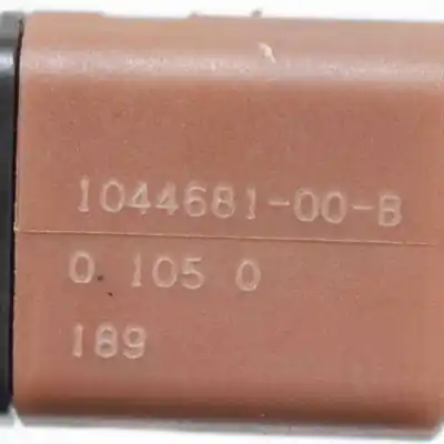 Peça sobressalente para automóvel em segunda mão sensor / interruptor do pedal do freio por tesla model 3 (2018-..) sedan referências oem iam 1044681-00-b  