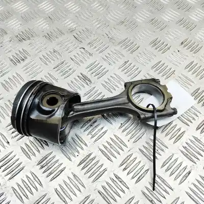 Pièce détachée automobile d'occasion PISTON pour VOLVO V70 II SW (1999-2008) Références OEM IAM 30750674  