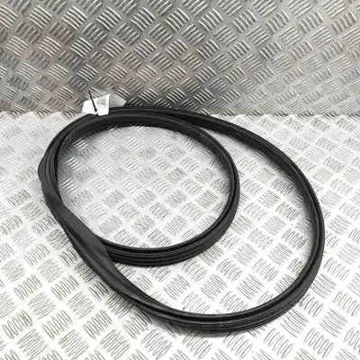 Second-hand car spare part GENERIC RUBBER for TESLA MODEL 3 (2018-..) Sedan OEM IAM references 1090492-00-B  
