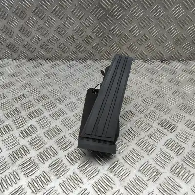 Gebrauchtes Autoersatzteil GASPEDAL zum PORSCHE TAYCAN (2019-..) Estate OEM-IAM-Referenzen 9J1721507  