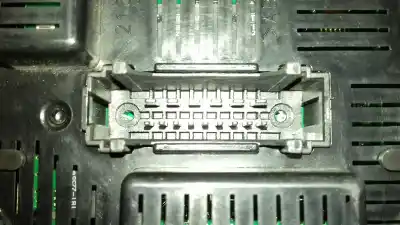 Peça sobressalente para automóvel em segunda mão centralina de motor uce por renault clio iii exception referências oem iam 8200843713  8200807626