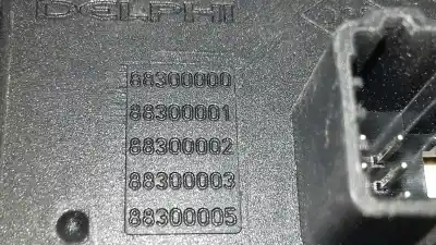 Peça sobressalente para automóvel em segunda mão interruptor 4 piscas - emergência por renault clio iii emotion referências oem iam 8200214896  88300000